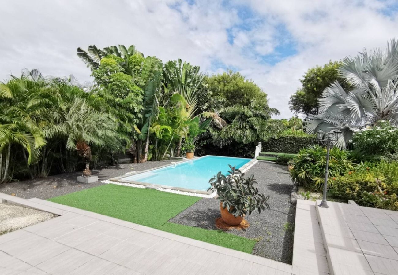 Villa in Saint-François - Villa à Saint François G153 - 3 ch piscine 6 pers