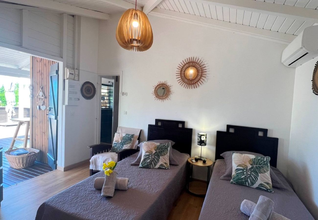 Villa in Deshaies - Villa à Deshaies G128B 3 chambres piscine vue mer