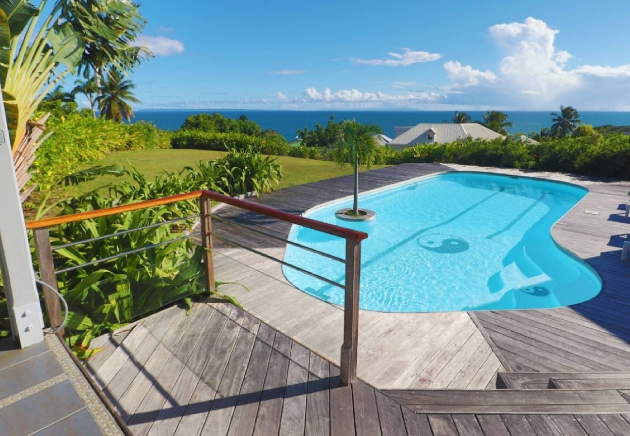 Villa in Sainte-Anne - Villa à Sainte Anne G194 - 4 ch piscine vue mer