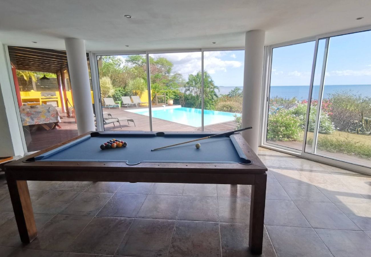 Villa in Pointe-Noire - Villa à Pointe Noire G187D vue mer 12 pers piscine