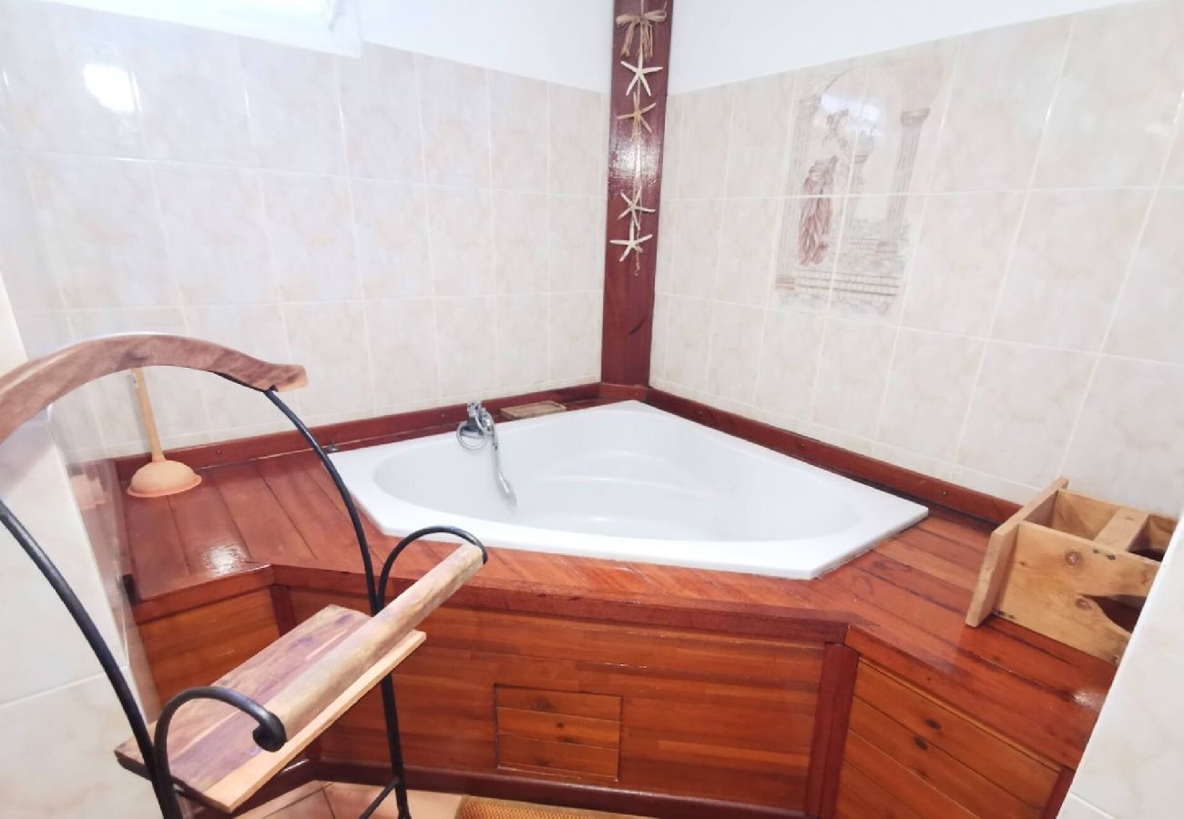 Villa in Pointe-Noire - Villa à Pointe Noire G187D vue mer 12 pers piscine
