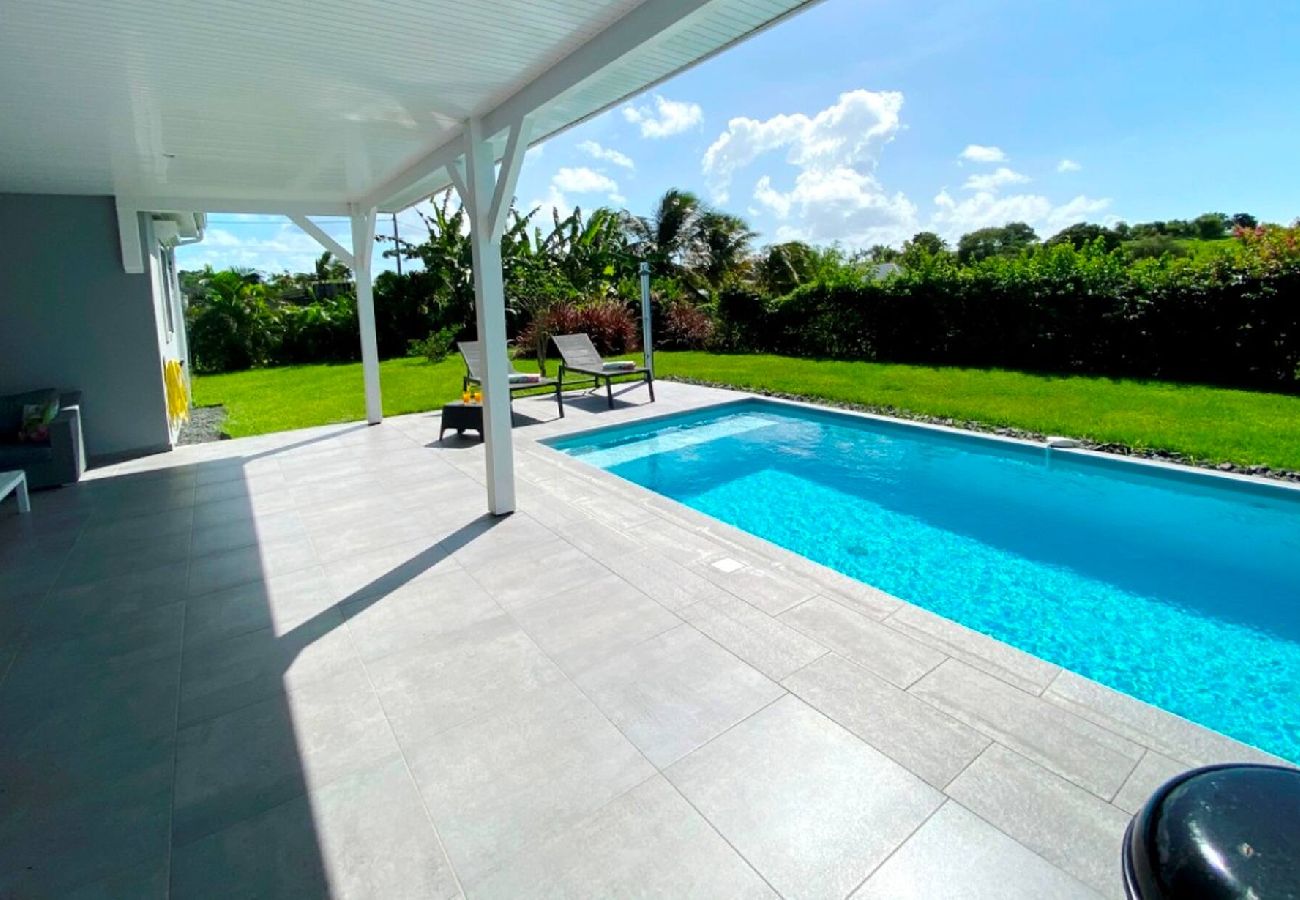 Villa in Le Gosier - Villa Gosier ref G111A 3ch 6 pers piscine