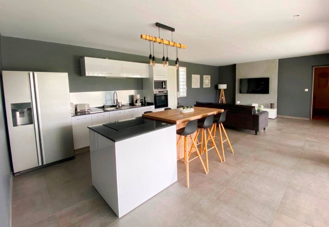 Villa in Le Gosier - Villa Gosier ref G111A 3ch 6 pers piscine