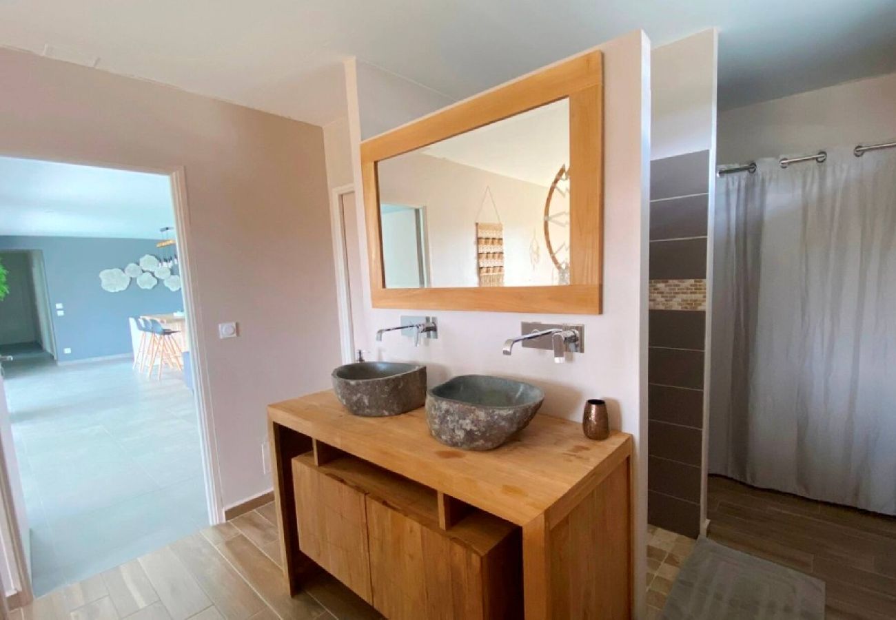 Villa in Le Gosier - Villa Gosier ref G111A 3ch 6 pers piscine