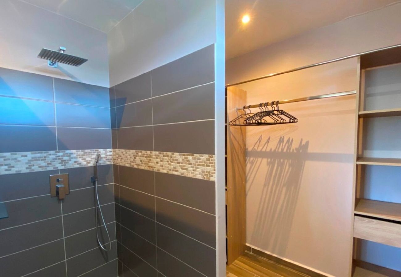 Villa in Le Gosier - Villa Gosier ref G111A 3ch 6 pers piscine