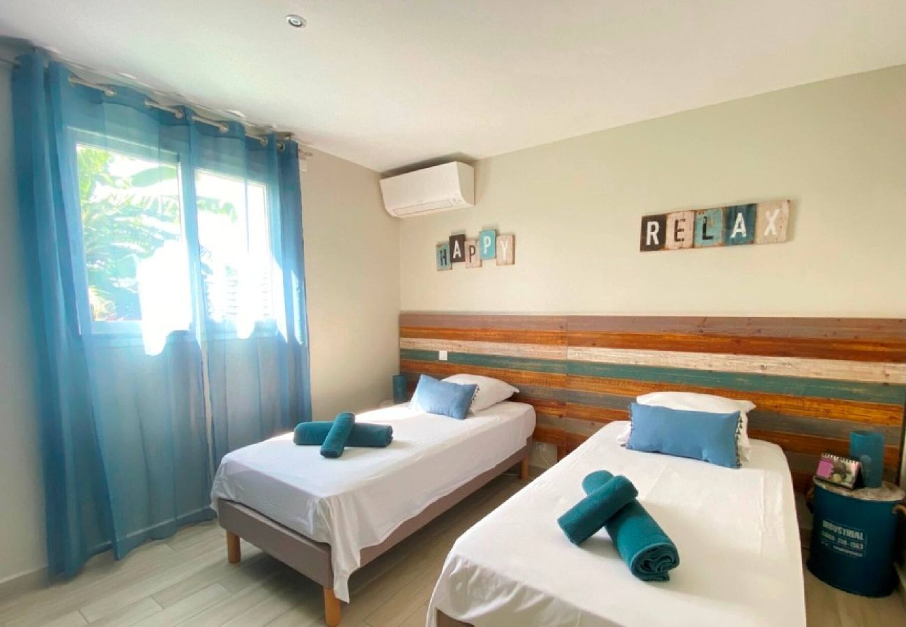 Villa in Le Gosier - Villa Gosier ref G111A 3ch 6 pers piscine