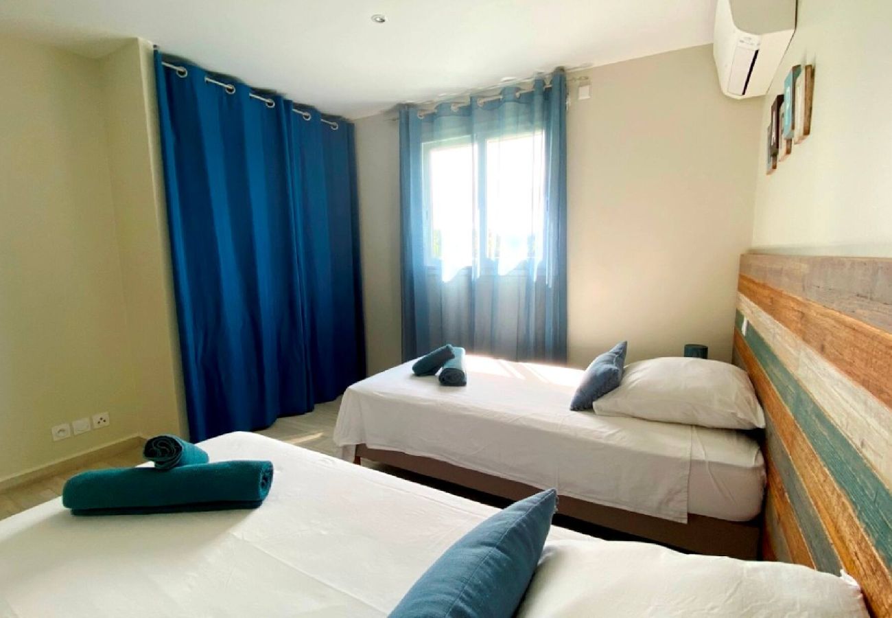 Villa in Le Gosier - Villa Gosier ref G111A 3ch 6 pers piscine