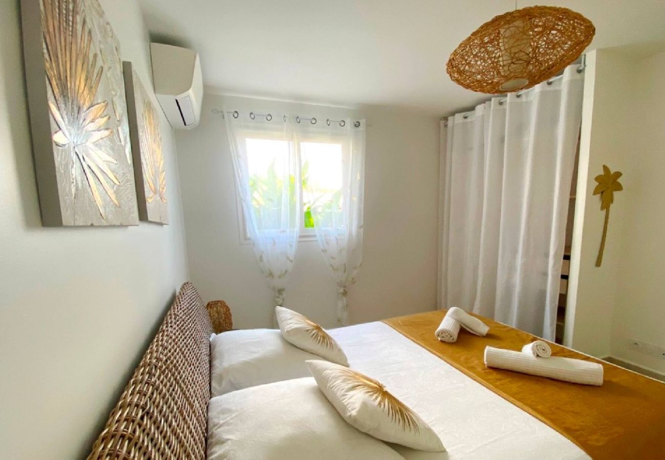 Villa in Le Gosier - Villa Gosier ref G111A 3ch 6 pers piscine