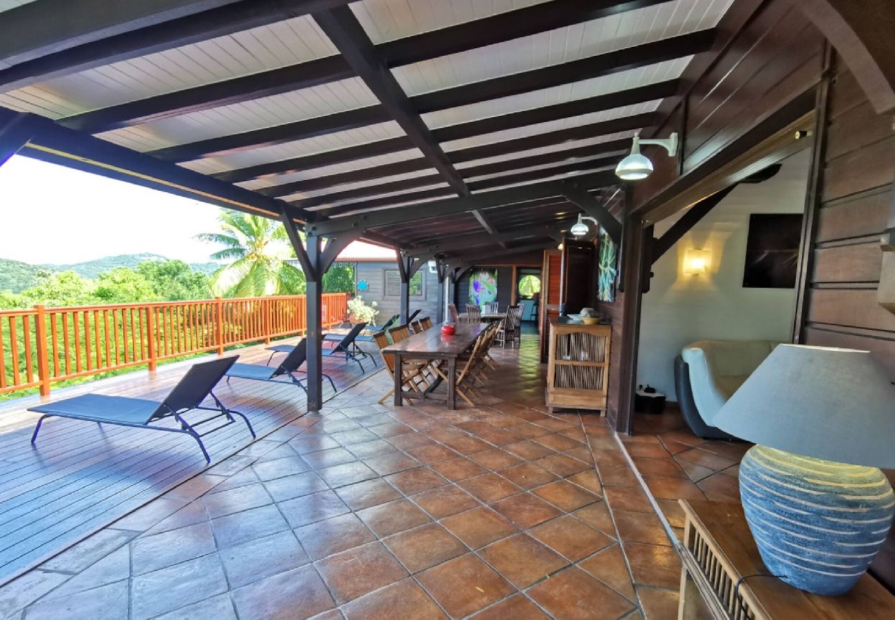 Villa in Deshaies - Villa à Deshaies G199 vue mer 11 pers piscine