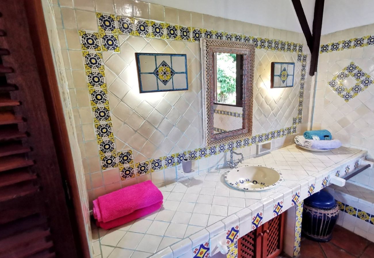 Villa in Deshaies - Villa à Deshaies G199 vue mer 11 pers piscine
