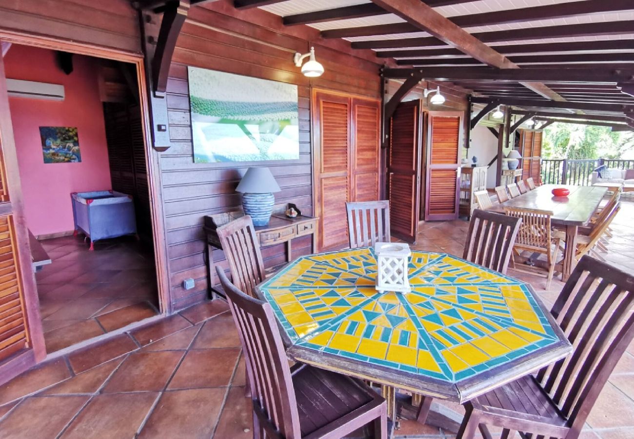 Villa in Deshaies - Villa à Deshaies G199 vue mer 11 pers piscine
