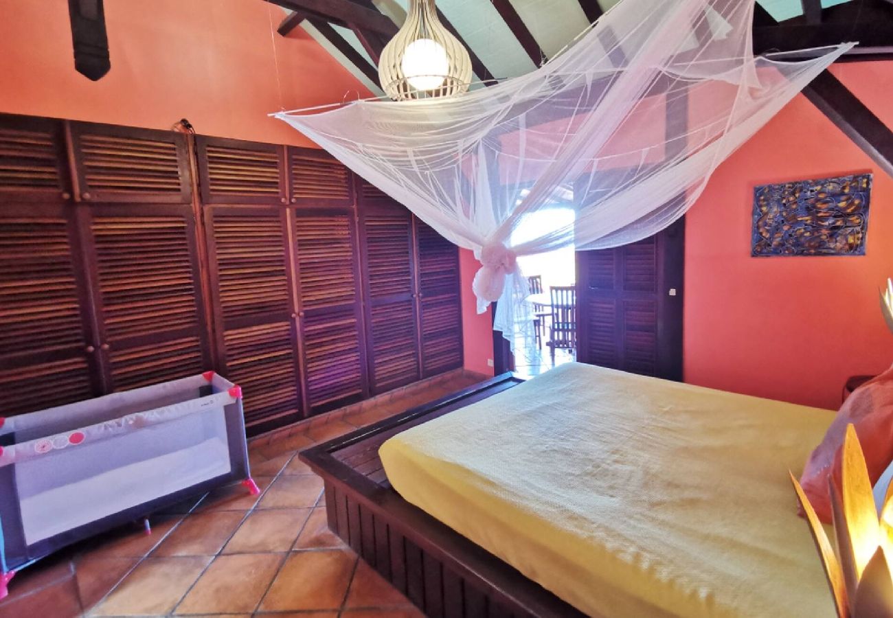 Villa in Deshaies - Villa à Deshaies G199 vue mer 11 pers piscine