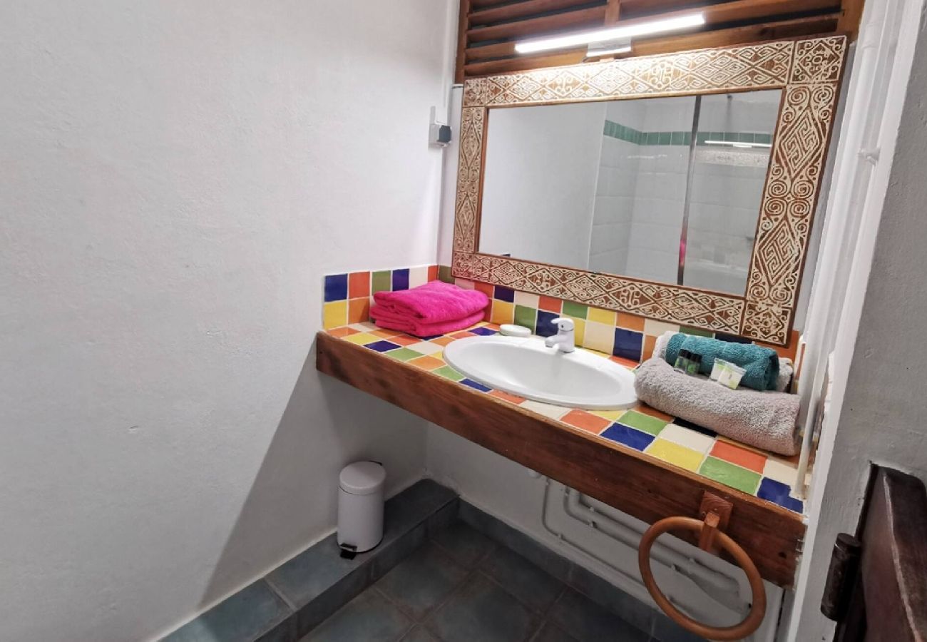 Villa in Deshaies - Villa à Deshaies G199 vue mer 11 pers piscine