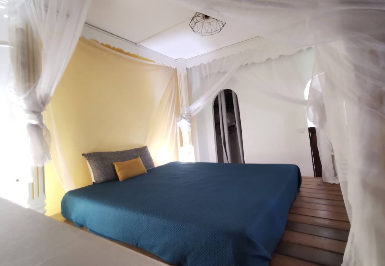 Villa in Deshaies - Villa à Deshaies G199 vue mer 11 pers piscine