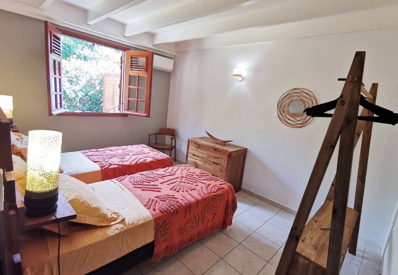 Villa in Deshaies - Villa à Deshaies G209 vue mer 8 pers piscine