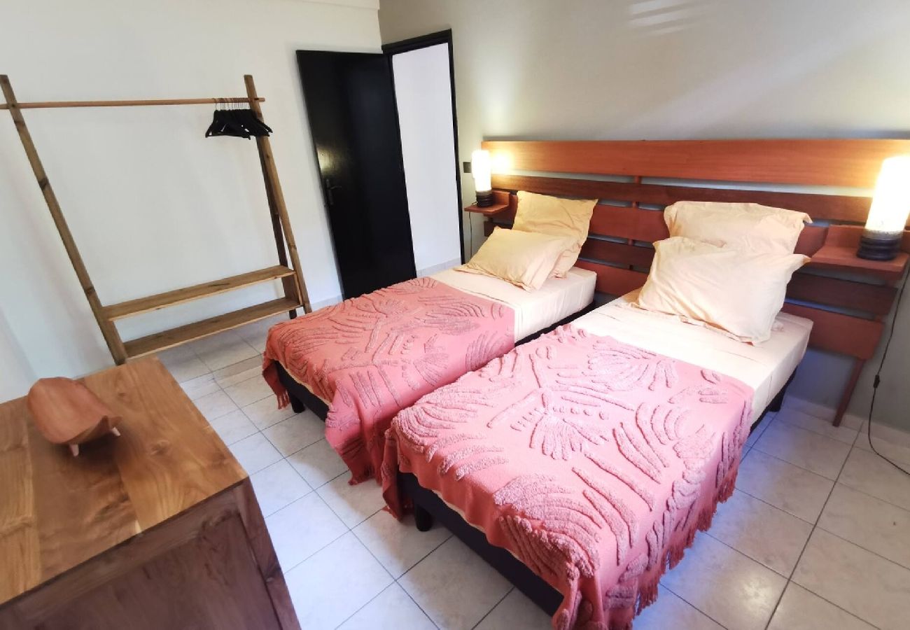 Villa in Deshaies - Villa à Deshaies G209 vue mer 8 pers piscine