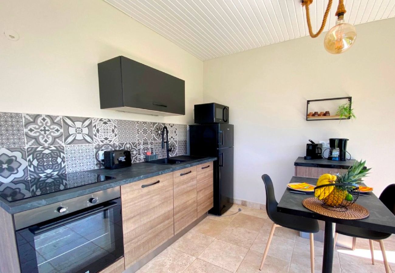 Villa in Le Gosier - Mini villa Gosier ref G015B 1ch 2 pers jacuzzi