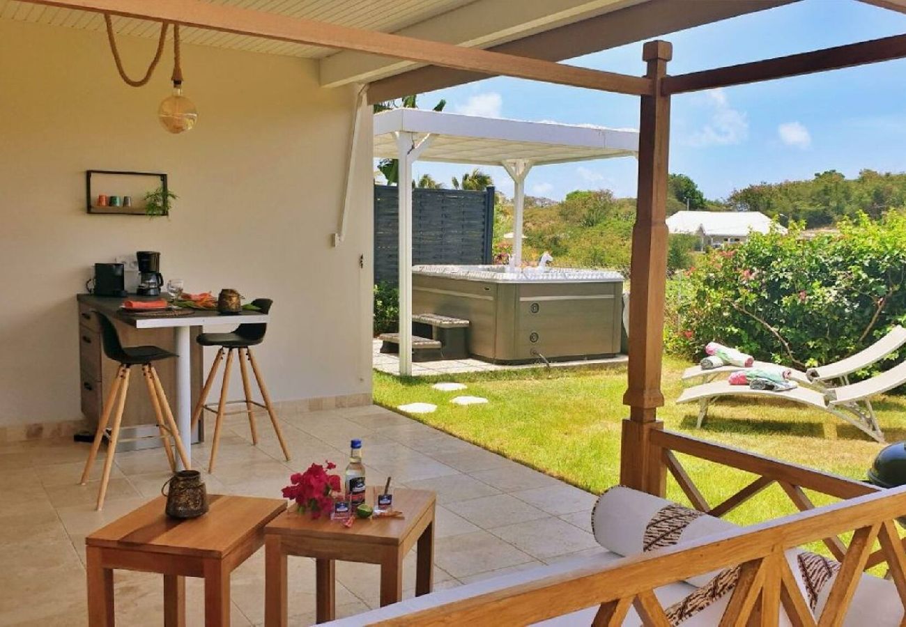Villa in Le Gosier - Mini villa Gosier ref G015B 1ch 2 pers jacuzzi