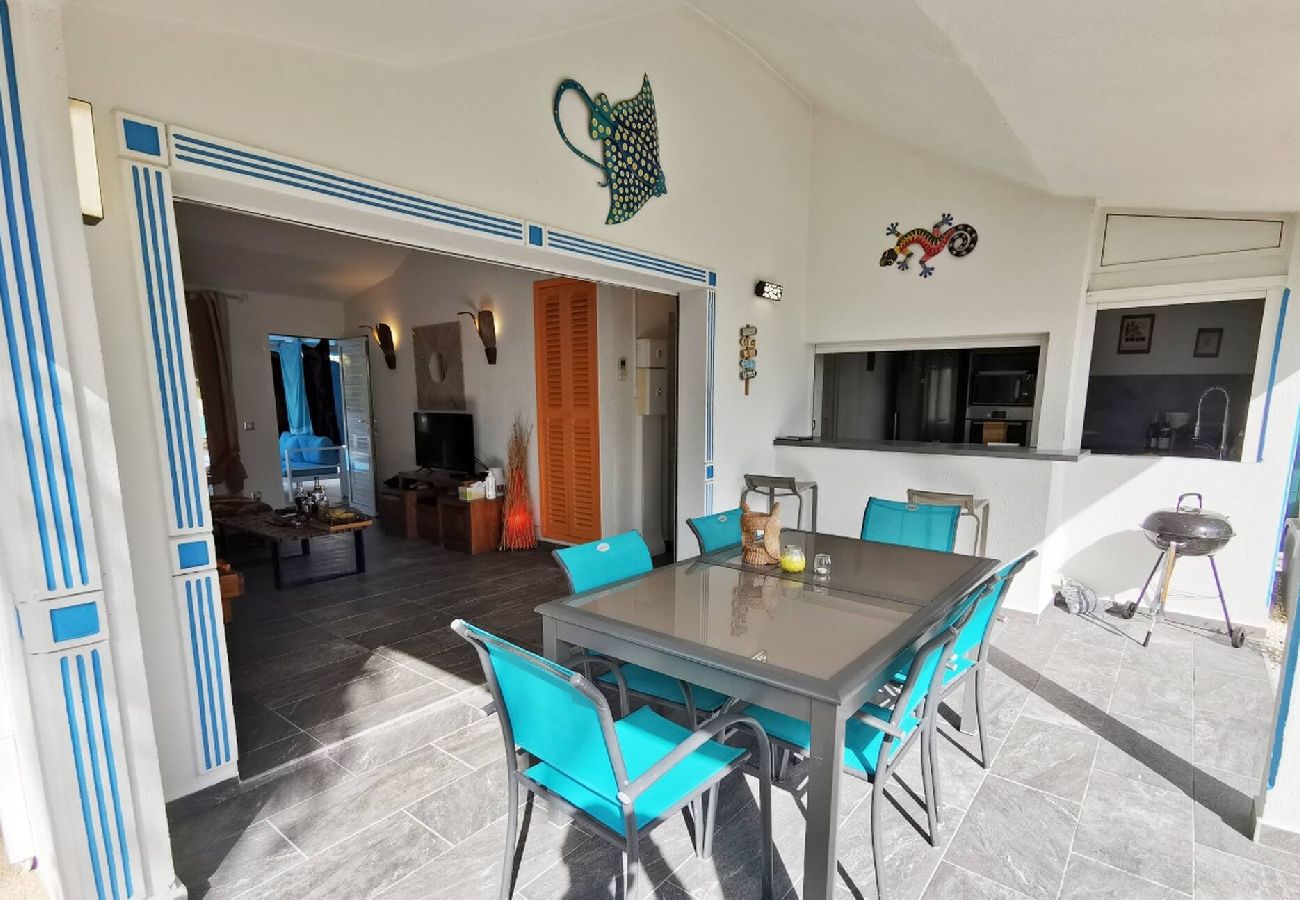 Villa in Saint-François - Villa ref G019a Saint François 1 ch piscine 4 pers