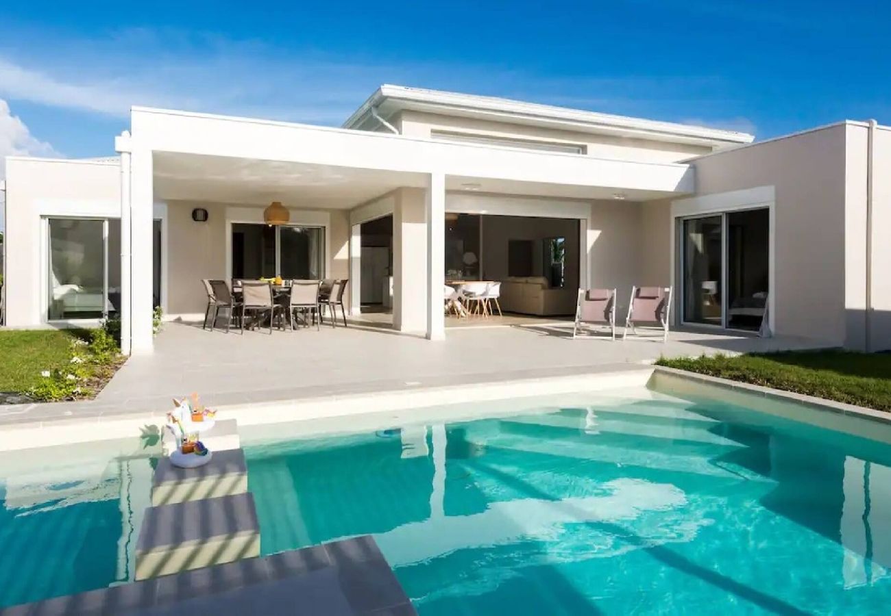 Villa in Le Gosier - Villa Gosier ref G167E 4ch 8 pers piscine