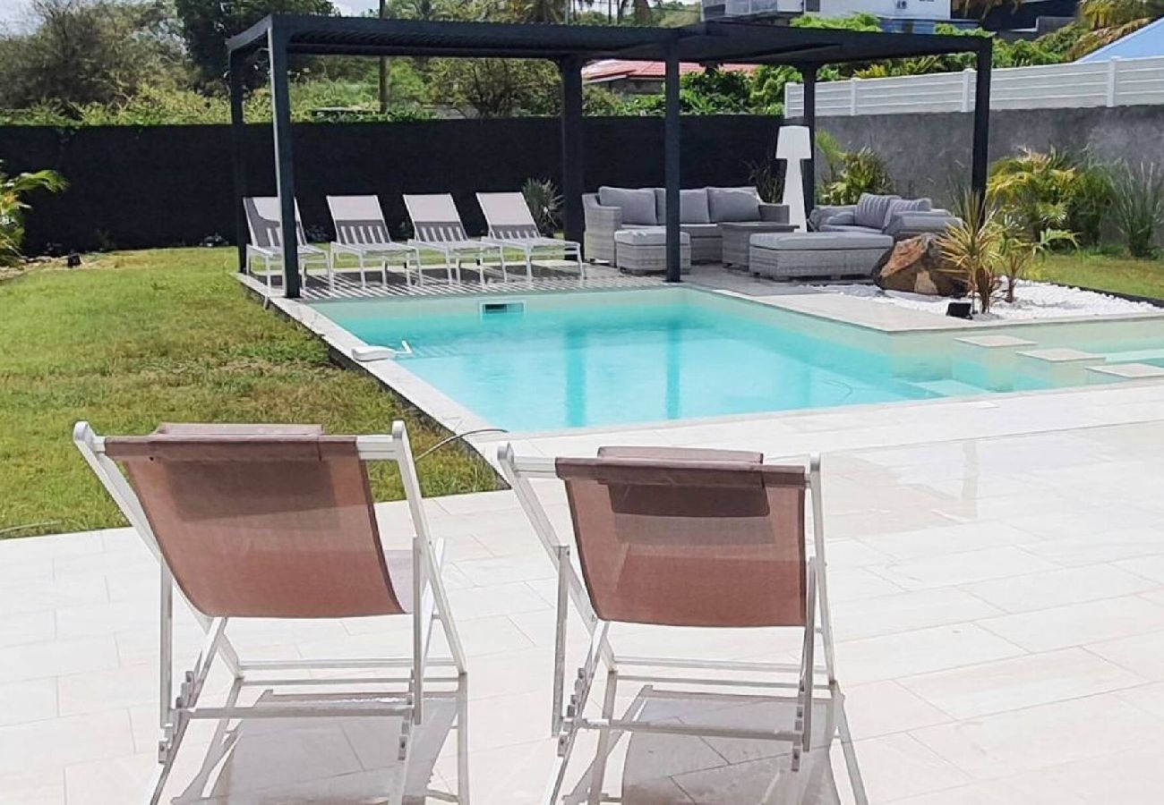Villa in Le Gosier - Villa Gosier ref G167E 4ch 8 pers piscine