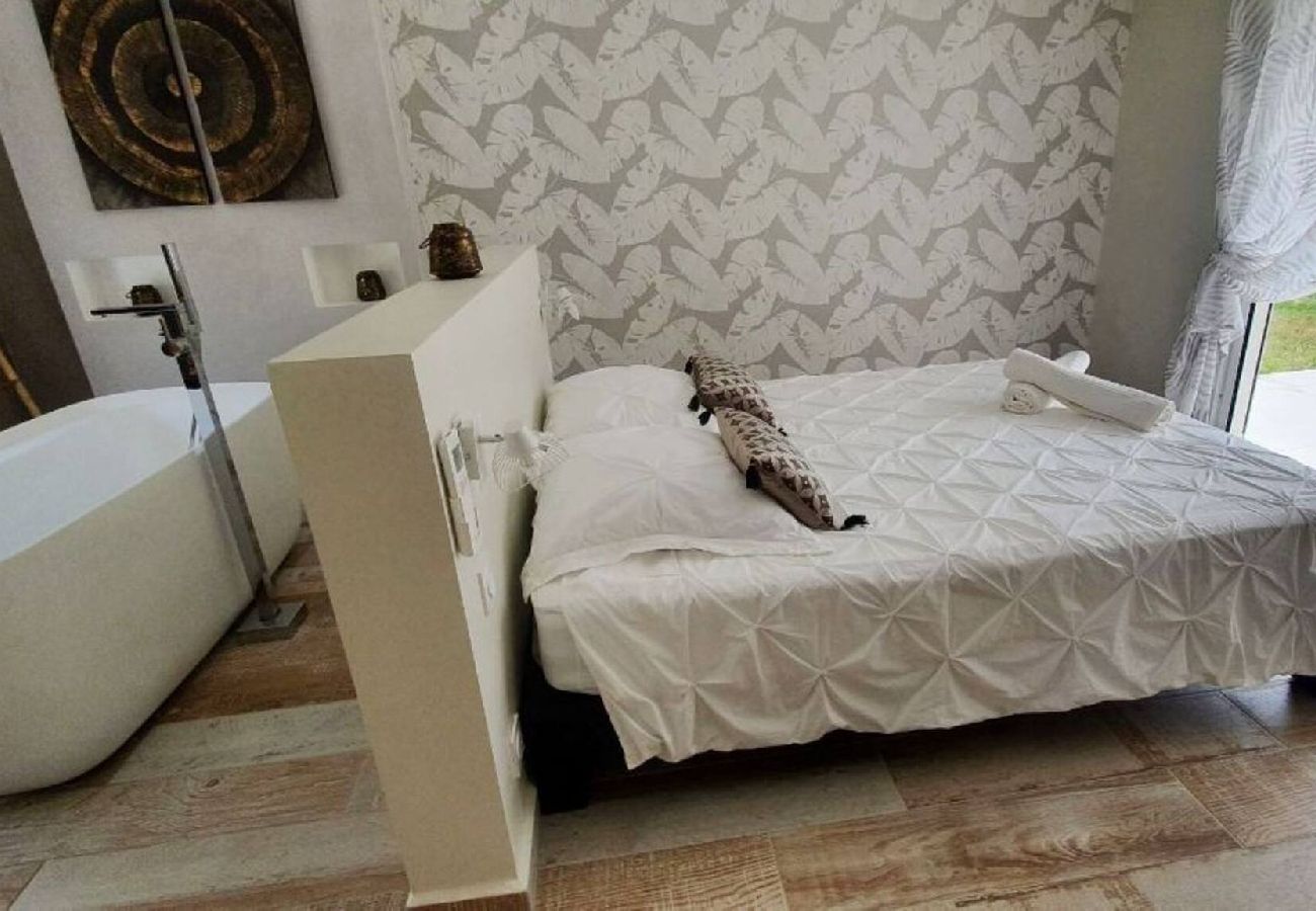 Villa in Le Gosier - Villa Gosier ref G167E 4ch 8 pers piscine