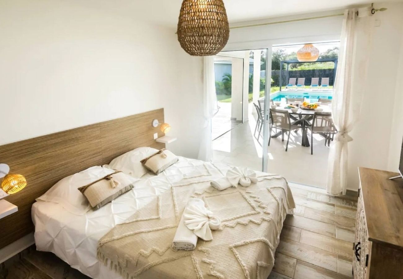 Villa in Le Gosier - Villa Gosier ref G167E 4ch 8 pers piscine