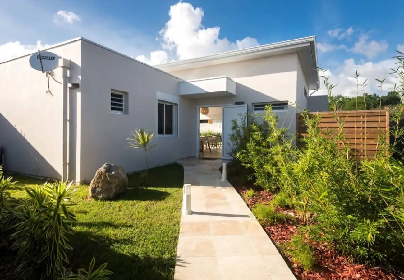Villa in Le Gosier - Villa Gosier ref G167E 4ch 8 pers piscine