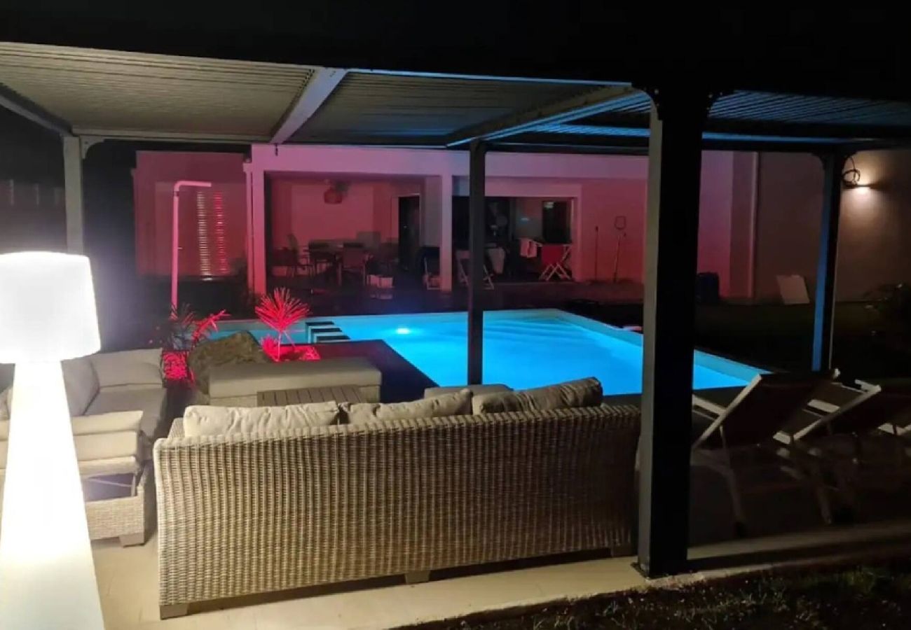 Villa in Le Gosier - Villa Gosier ref G167E 4ch 8 pers piscine