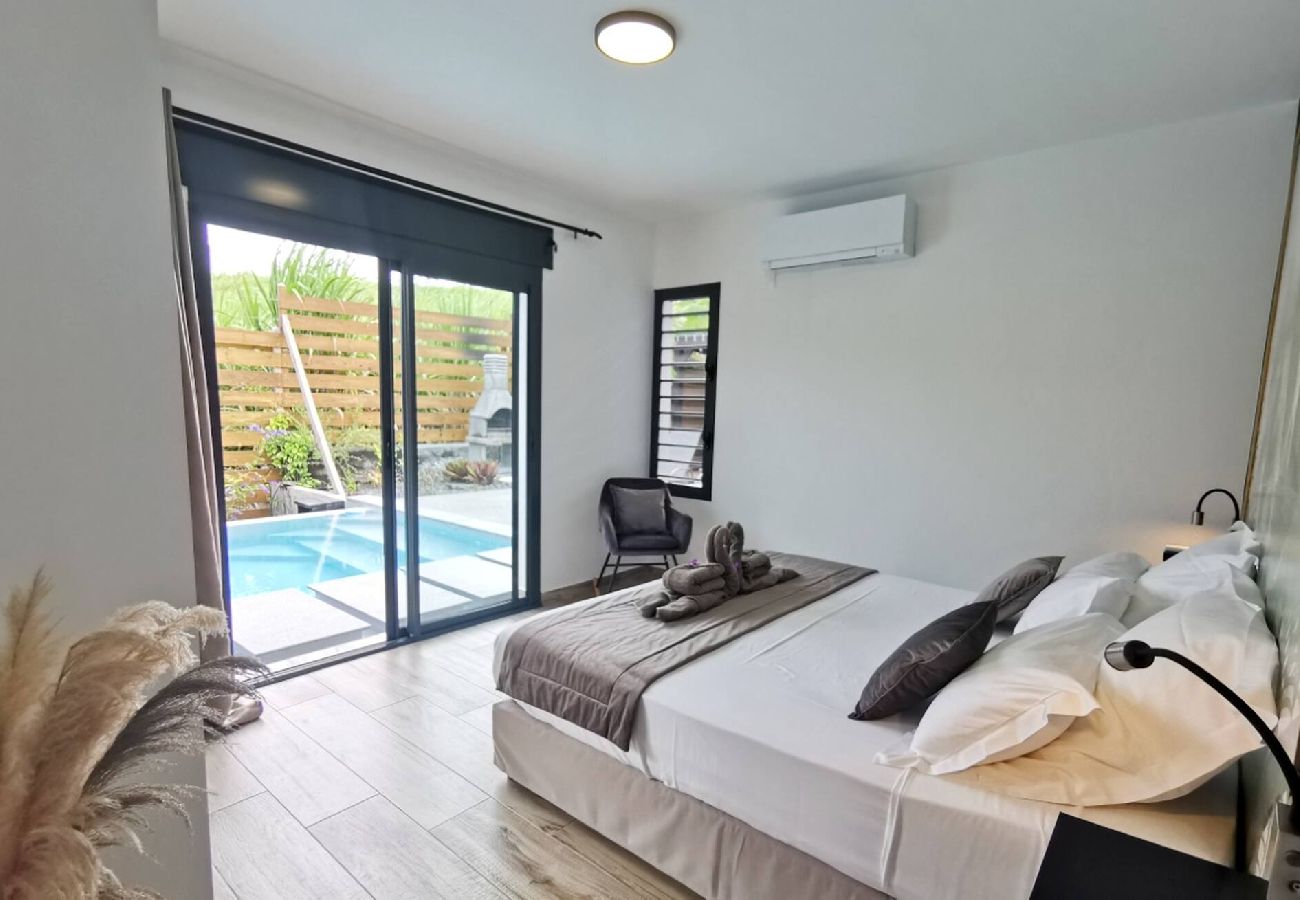 Villa in Sainte-Rose - Villa à Sainte Rose G156A piscine 3ch 8 pers