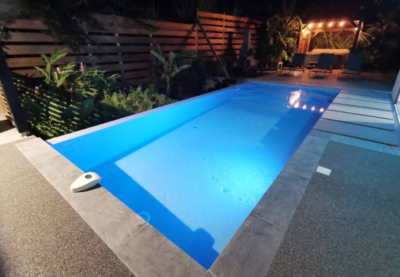 Villa in Sainte-Rose - Villa à Sainte Rose G156A piscine 3ch 8 pers