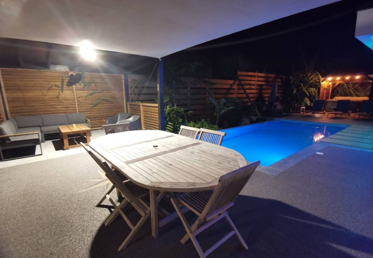 Villa in Sainte-Rose - Villa à Sainte Rose G156A piscine 3ch 8 pers