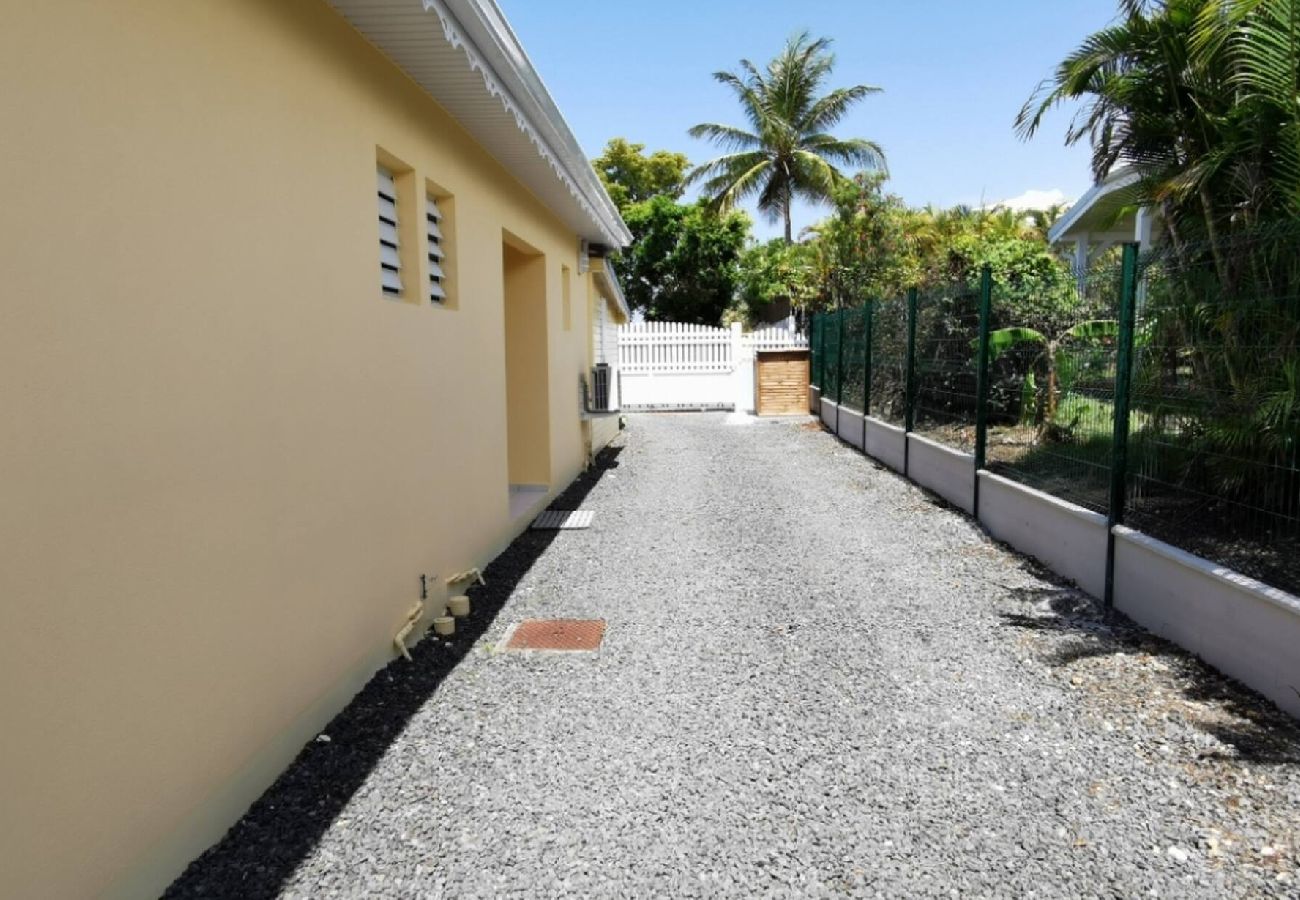 Villa in Sainte-Anne - Villa à Sainte Anne G166B 5 ch 12 pers piscine vue