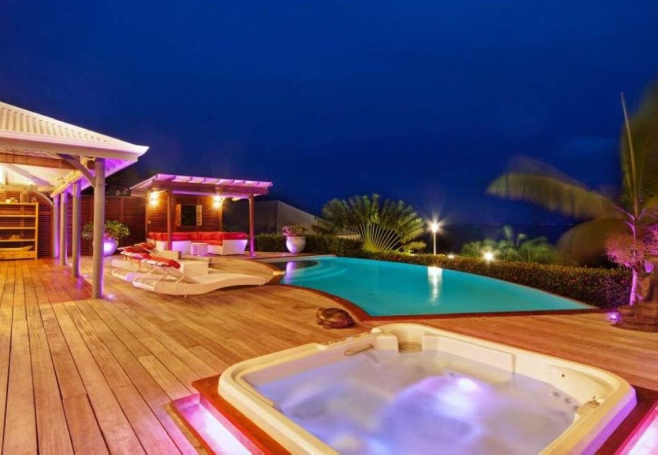 Villa in Sainte-Anne - Villa à Sainte Anne Ref G188 4 ch piscine vue mer