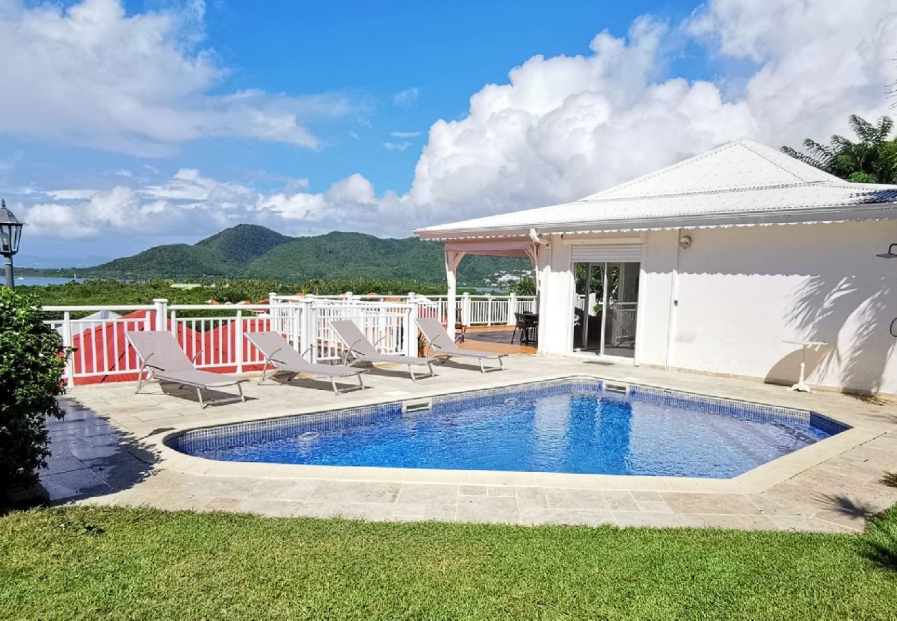 Villa in Sainte-Anne - Villa à Sainte Anne Ref M096 2 chambres piscine