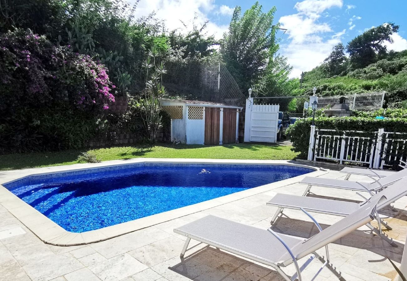 Villa in Sainte-Anne - Villa à Sainte Anne Ref M096 2 chambres piscine