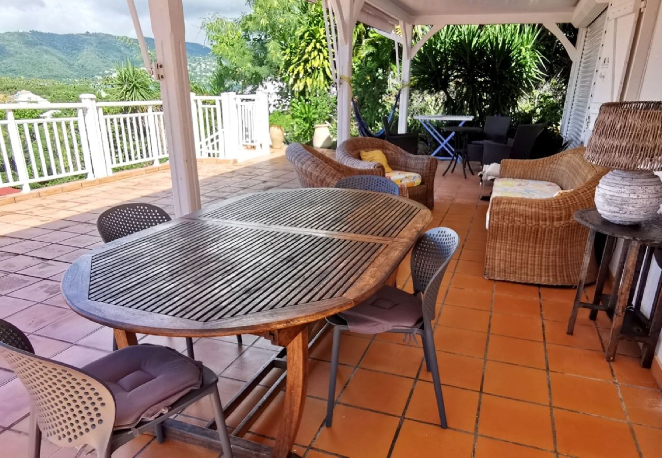 Villa in Sainte-Anne - Villa à Sainte Anne Ref M096 2 chambres piscine
