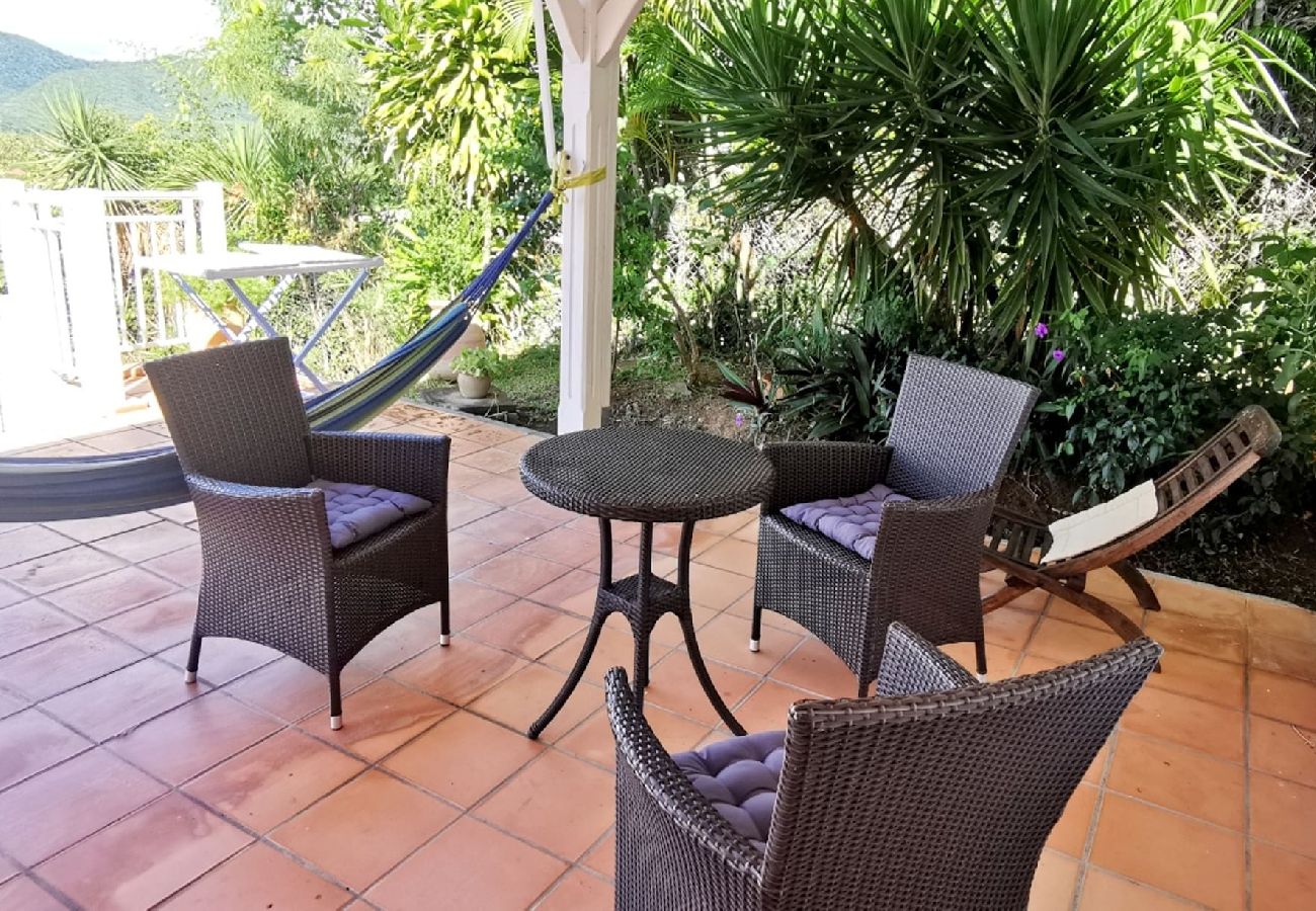 Villa in Sainte-Anne - Villa à Sainte Anne Ref M096 2 chambres piscine