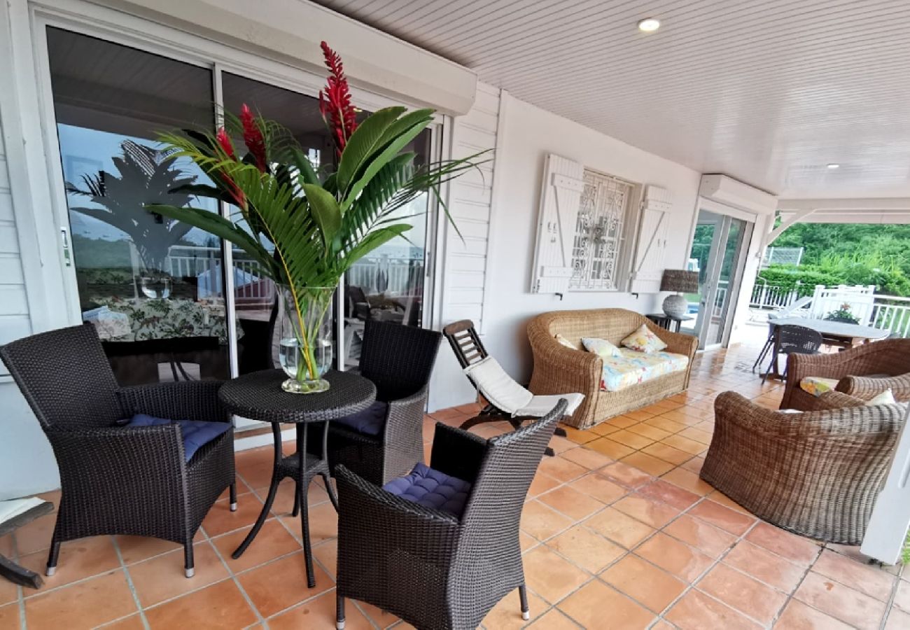 Villa in Sainte-Anne - Villa à Sainte Anne Ref M096 2 chambres piscine