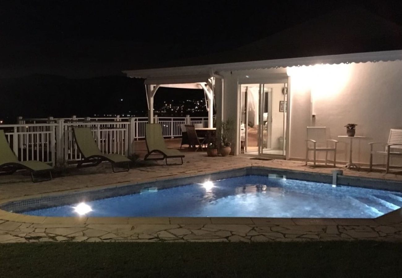 Villa in Sainte-Anne - Villa à Sainte Anne Ref M096 2 chambres piscine