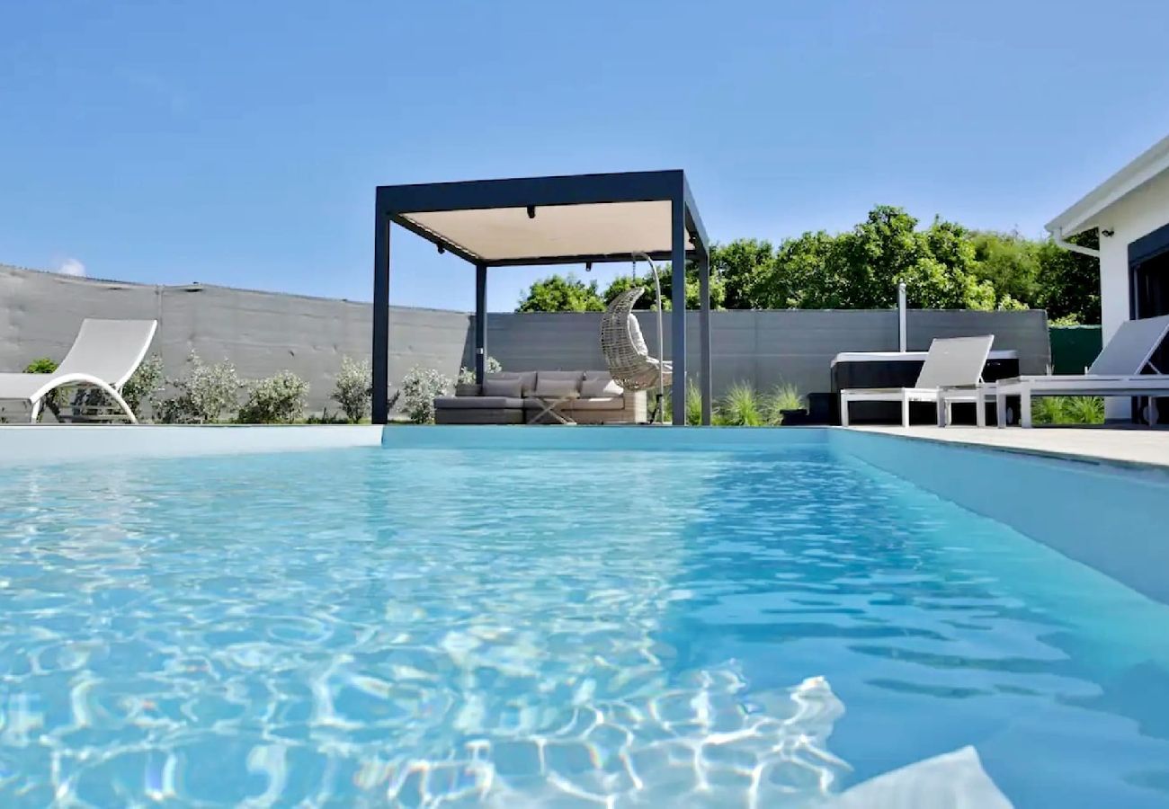Villa in Saint-François - Villa à St François G163B - 4 chambres piscine