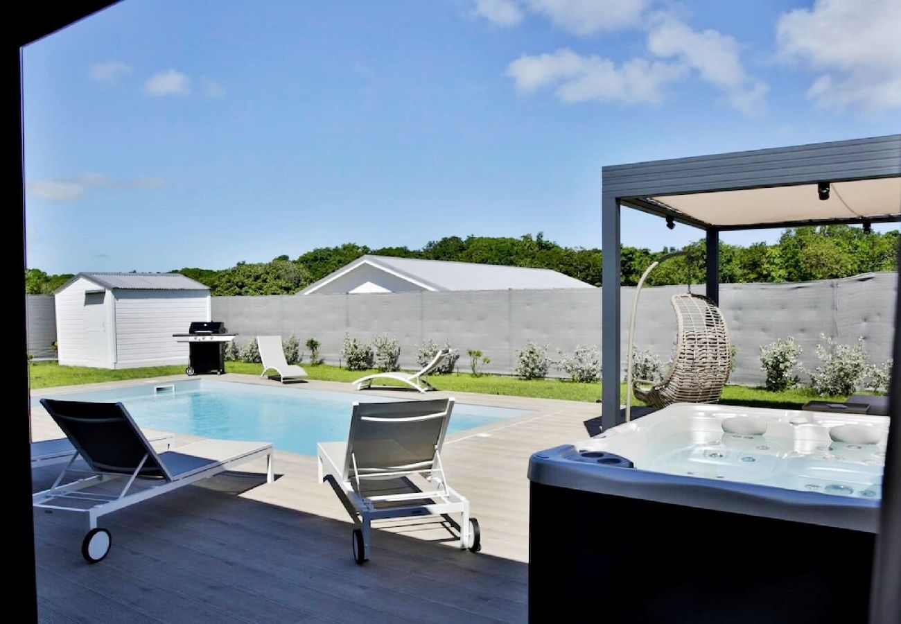 Villa in Saint-François - Villa à St François G163B - 4 chambres piscine