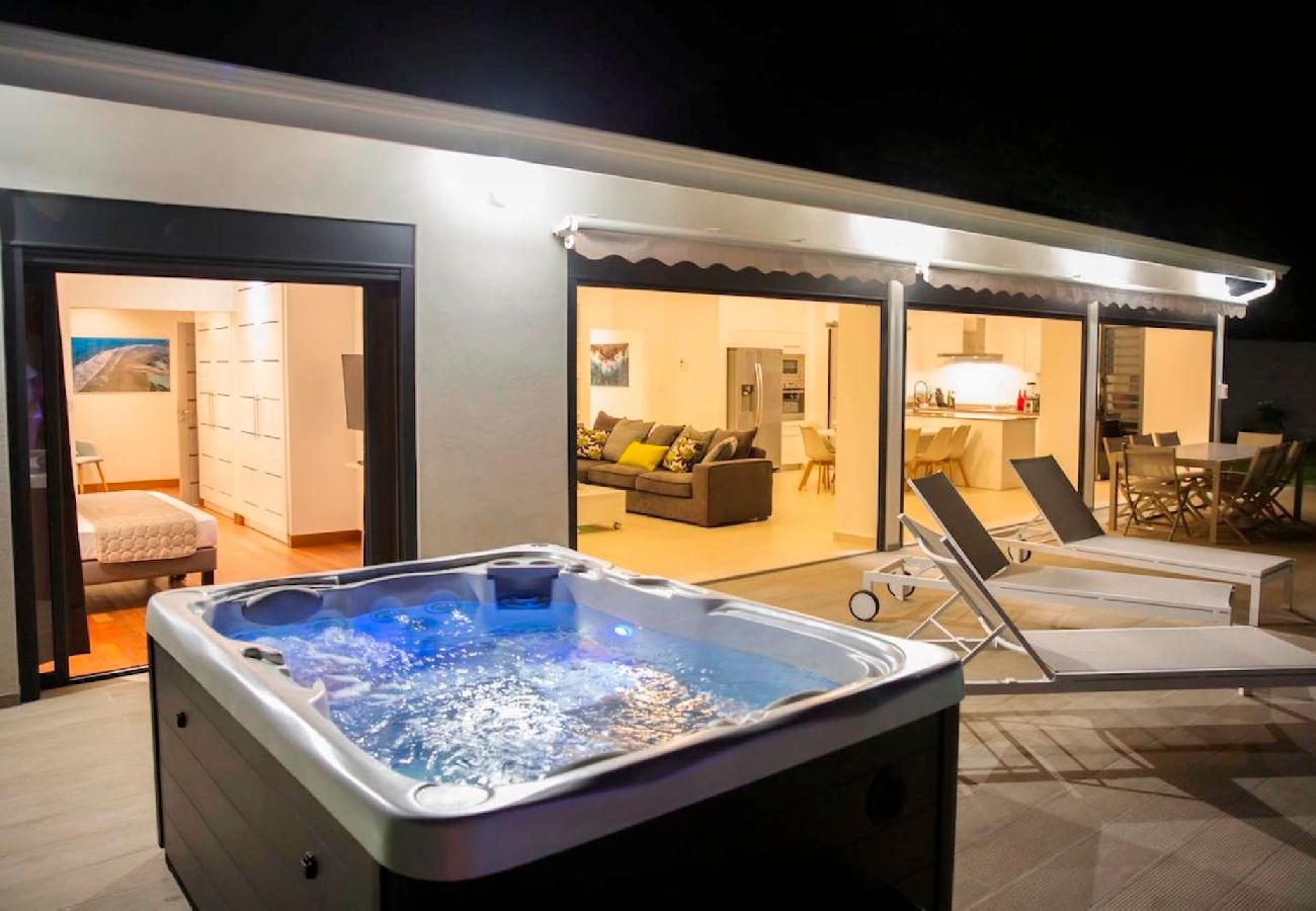 Villa in Saint-François - Villa à St François G163B - 4 chambres piscine
