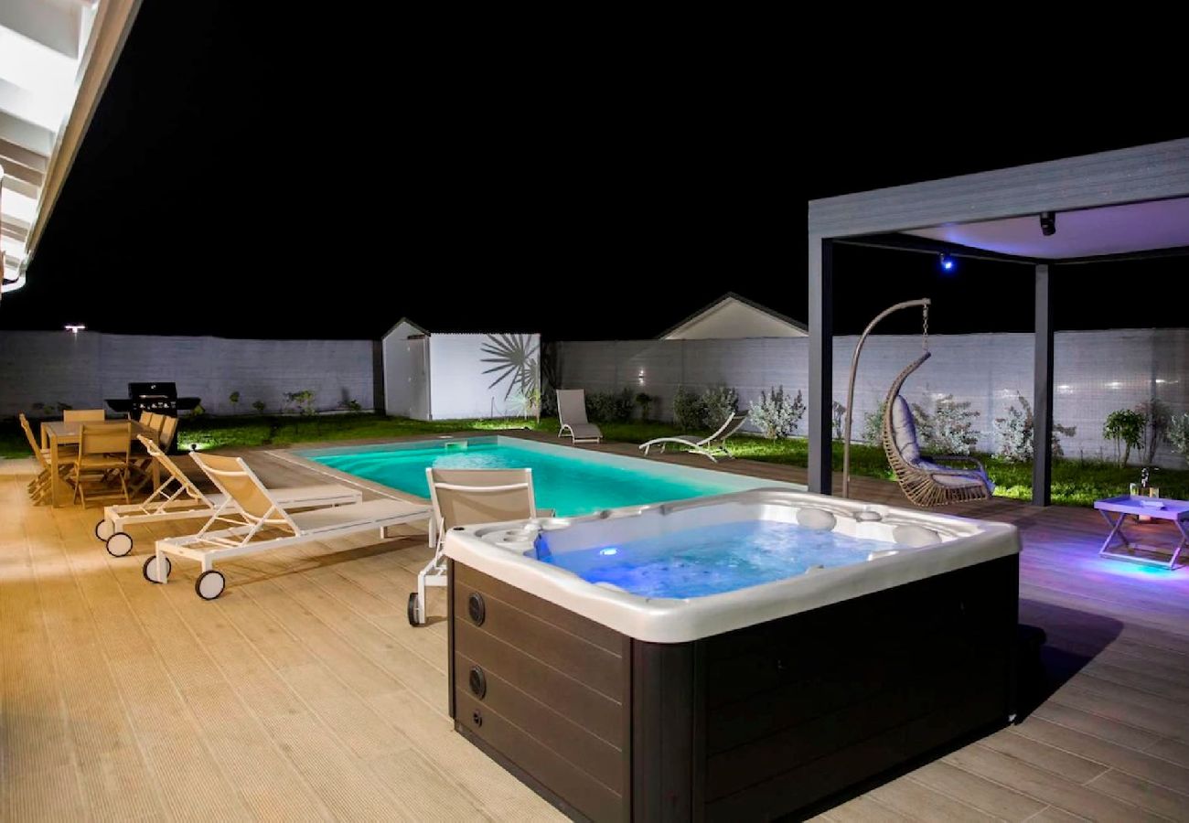 Villa in Saint-François - Villa à St François G163B - 4 chambres piscine