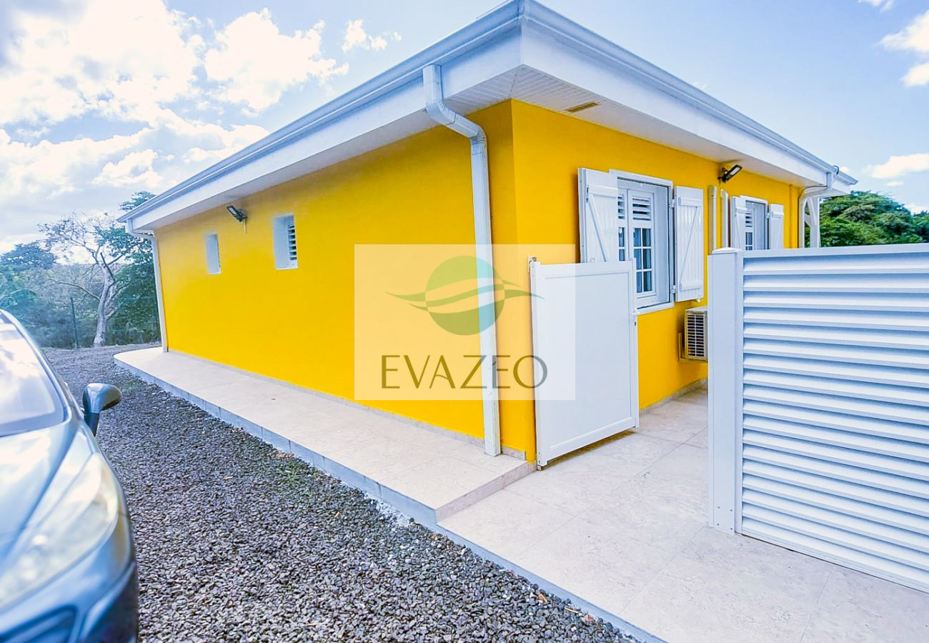 Bungalow in Le Diamant - Bungalow au Diamant en Martinique - Ref : M029B