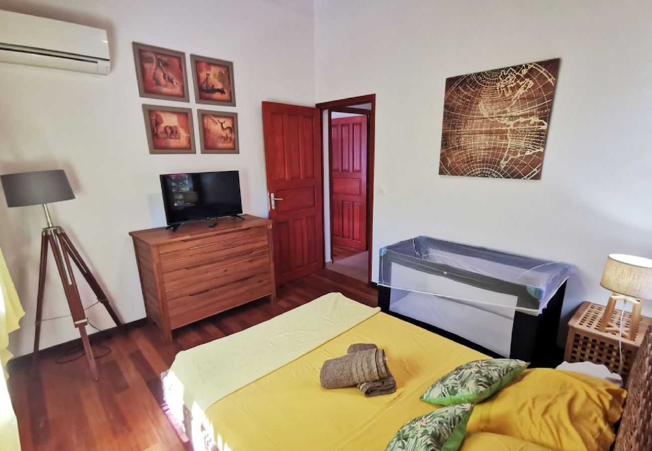 Villa in Bouillante - Villa à Bouillante G072A piscine 2ch 4 pers