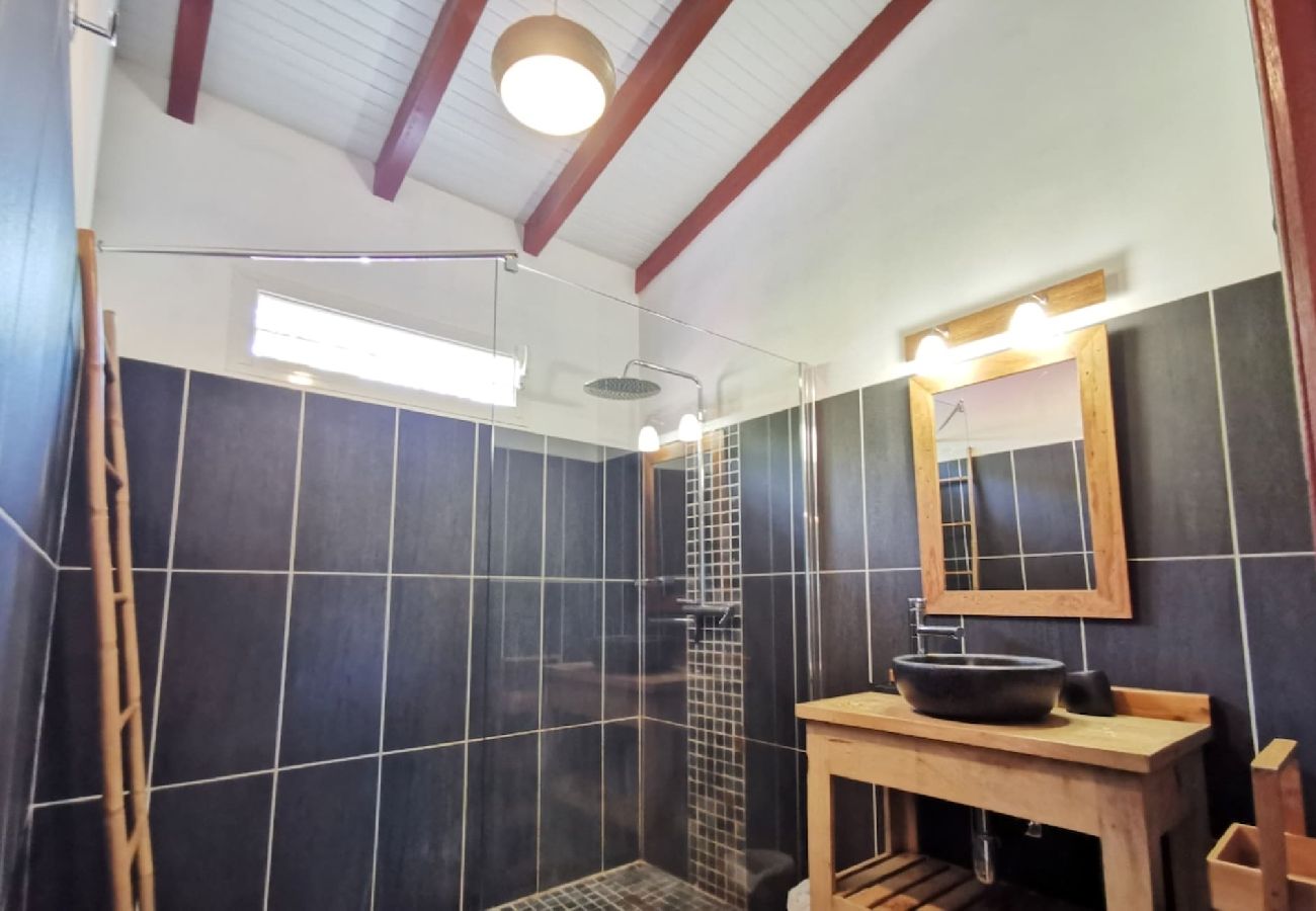 Villa in Bouillante - Villa à Bouillante G072A piscine 2ch 4 pers