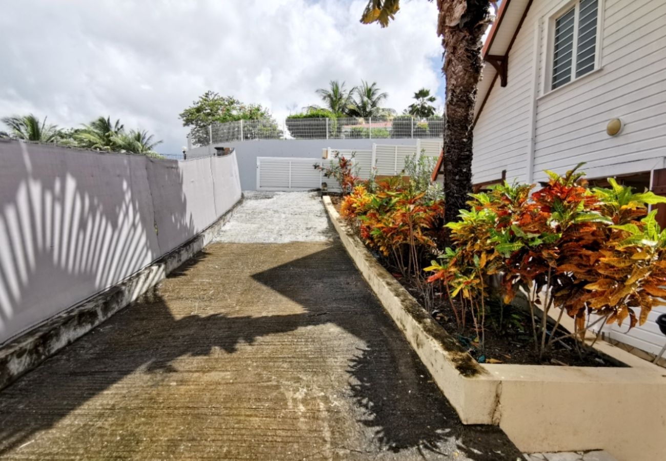 Villa in Sainte-Luce - Villa à Sainte Luce en Martinique - Ref : M073