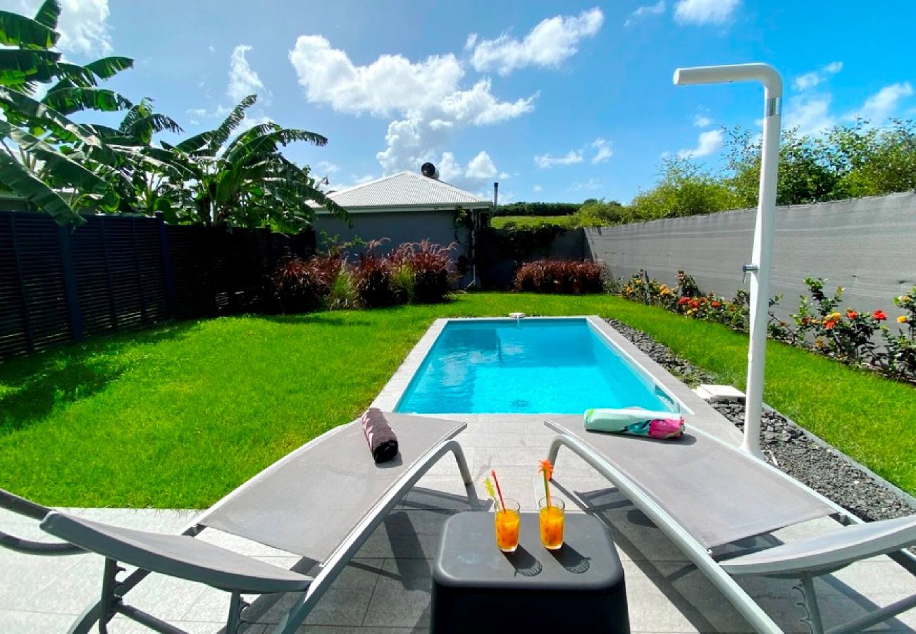 Villa in Le Gosier - Villa Gosier ref G043 2ch 4 pers piscine