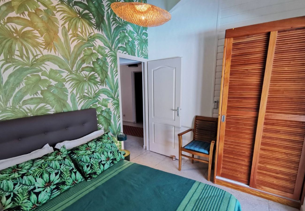 Villa in Saint-François - Villa G157 St François 4 ch piscine 8 pers